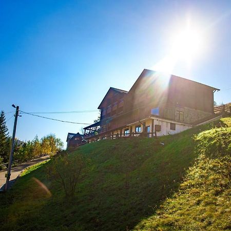 Georgiy Hotel Orjavcsik Kültér fotó