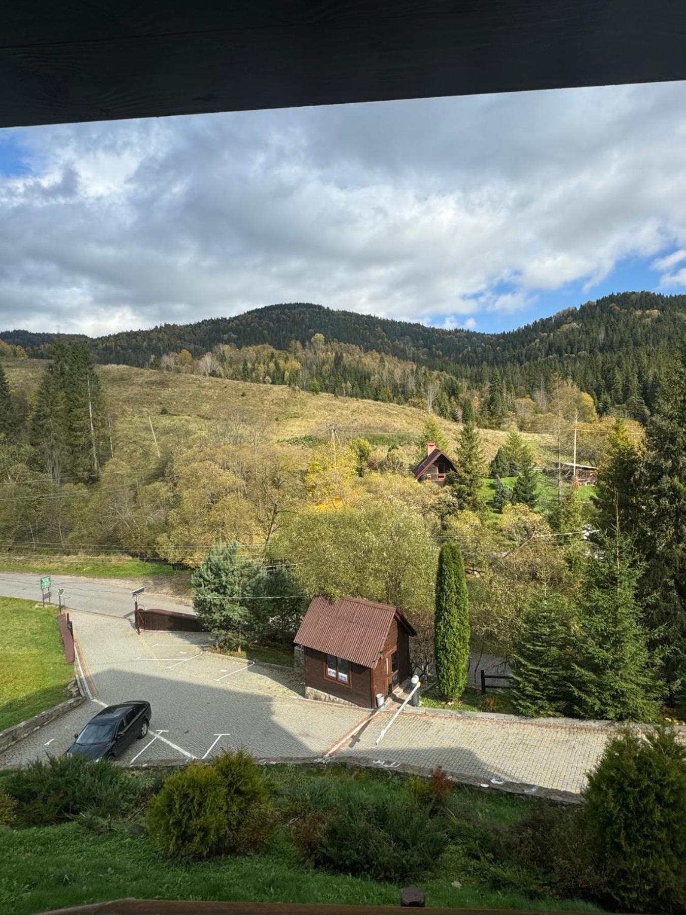 Georgiy Hotel Orjavcsik Kültér fotó