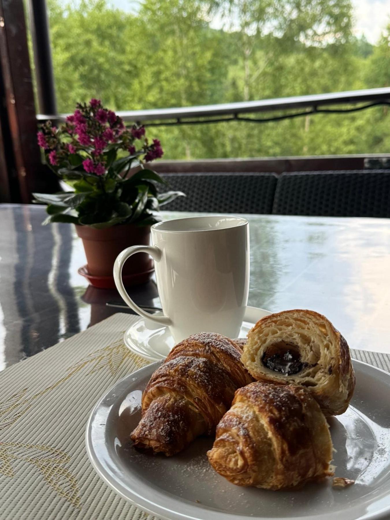 Georgiy Hotel Orjavcsik Kültér fotó