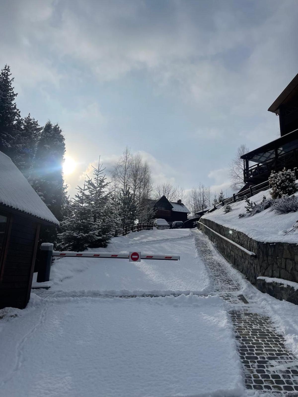 Georgiy Hotel Orjavcsik Kültér fotó